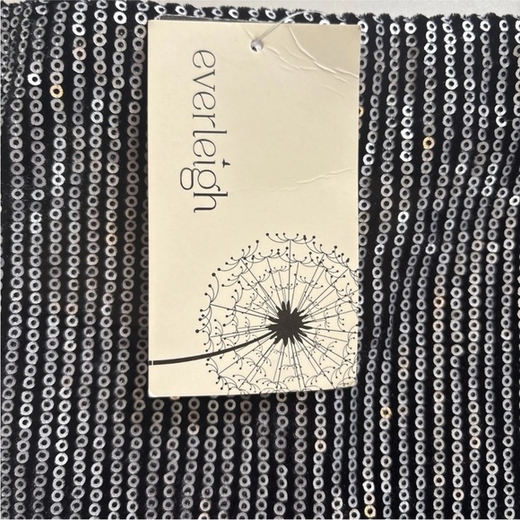 Everleigh Silver Sequin Black Pencil Skirt NWT Women's Medium - Picture 2 of 6